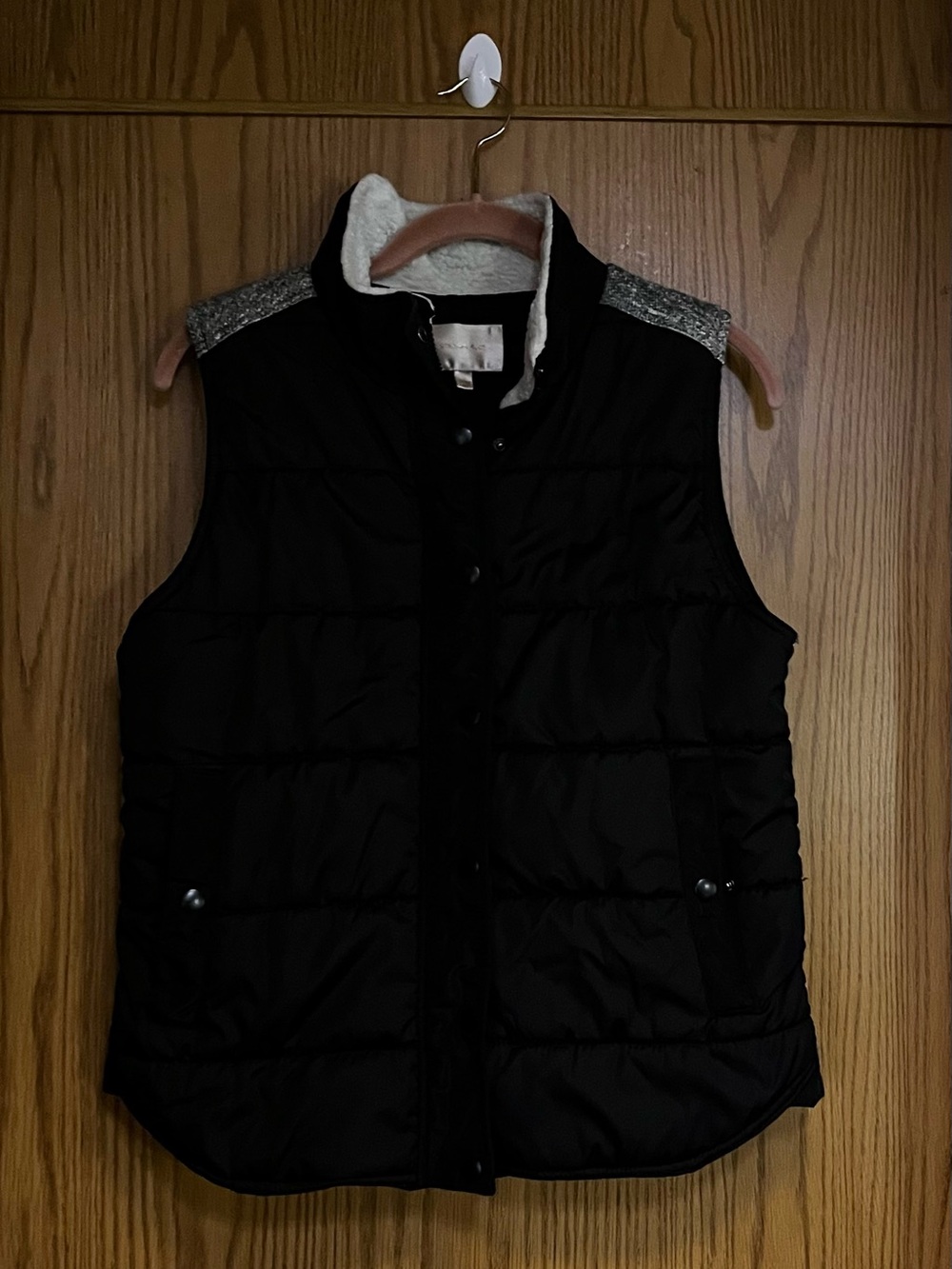 Skies Are Blue Quilted Black Sherpa-Lined Woman’s Vest Size Medium